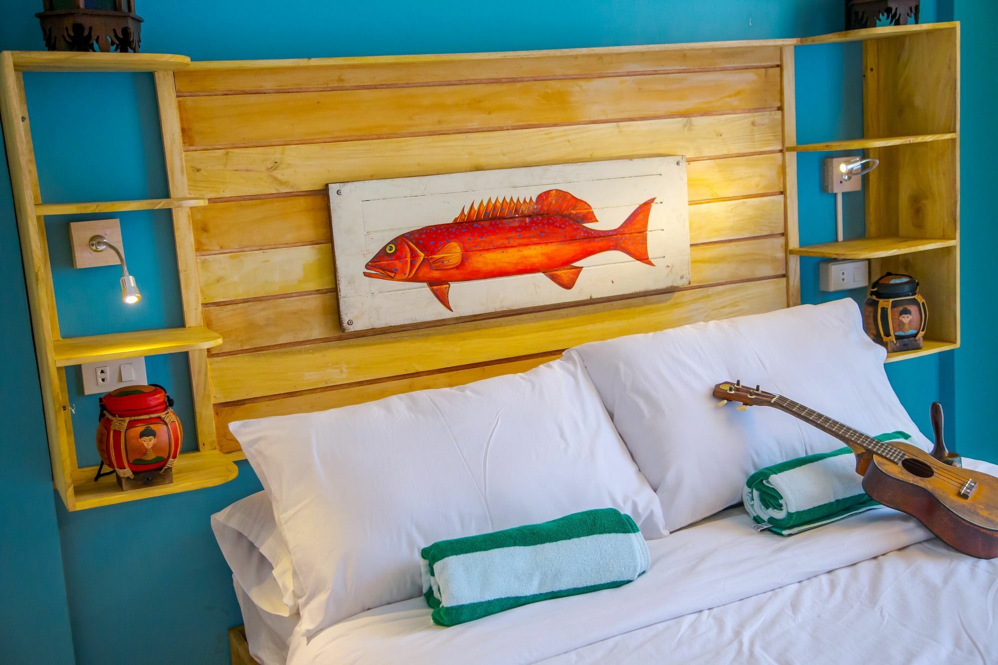 Flotsam And Jetsam Artist Beach Hostel Сан-Хуан Экстерьер фото