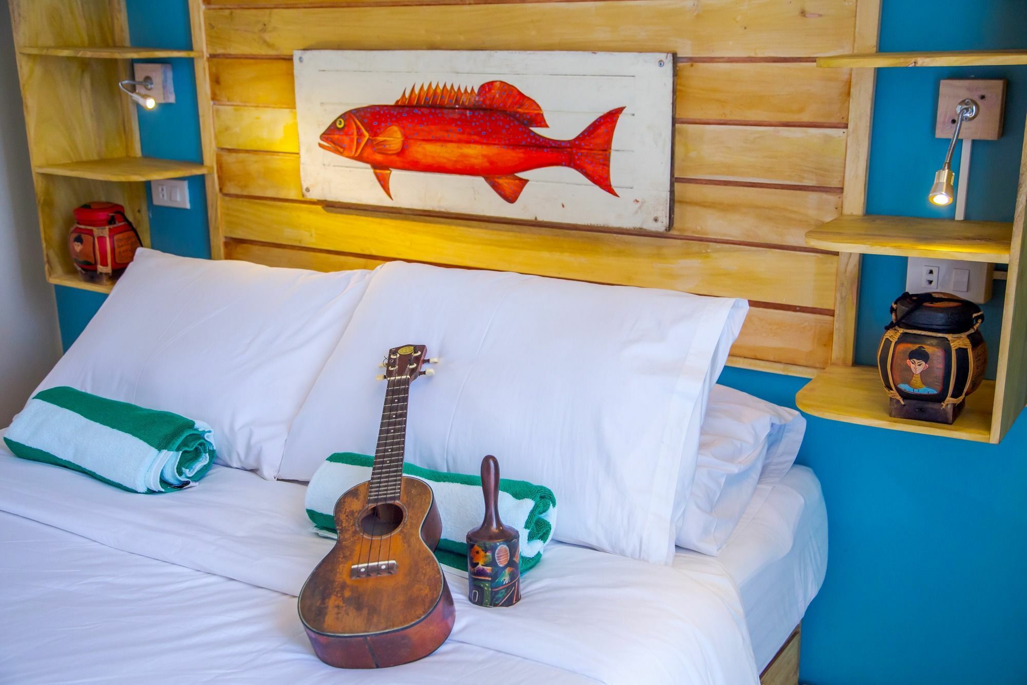 Flotsam And Jetsam Artist Beach Hostel Сан-Хуан Экстерьер фото